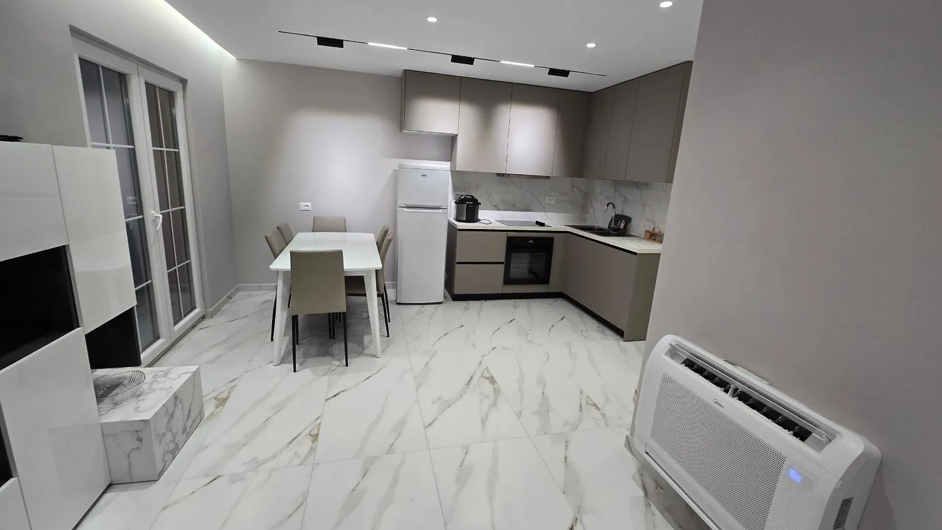 Prestige Beach Apartment Durres Albania