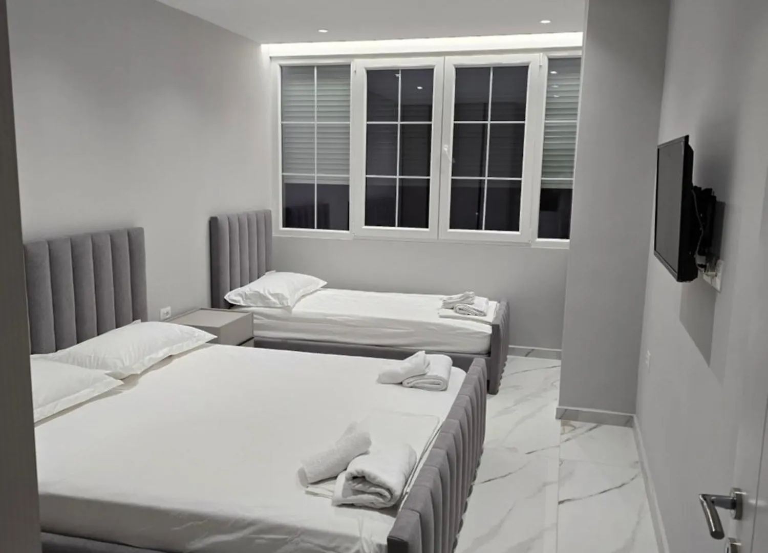 Prestige Beach Apartment Durres